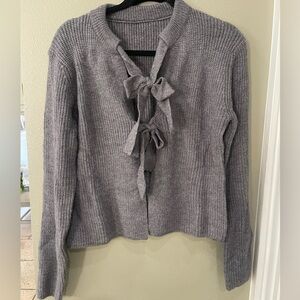 Gray knit tie cardigan size L